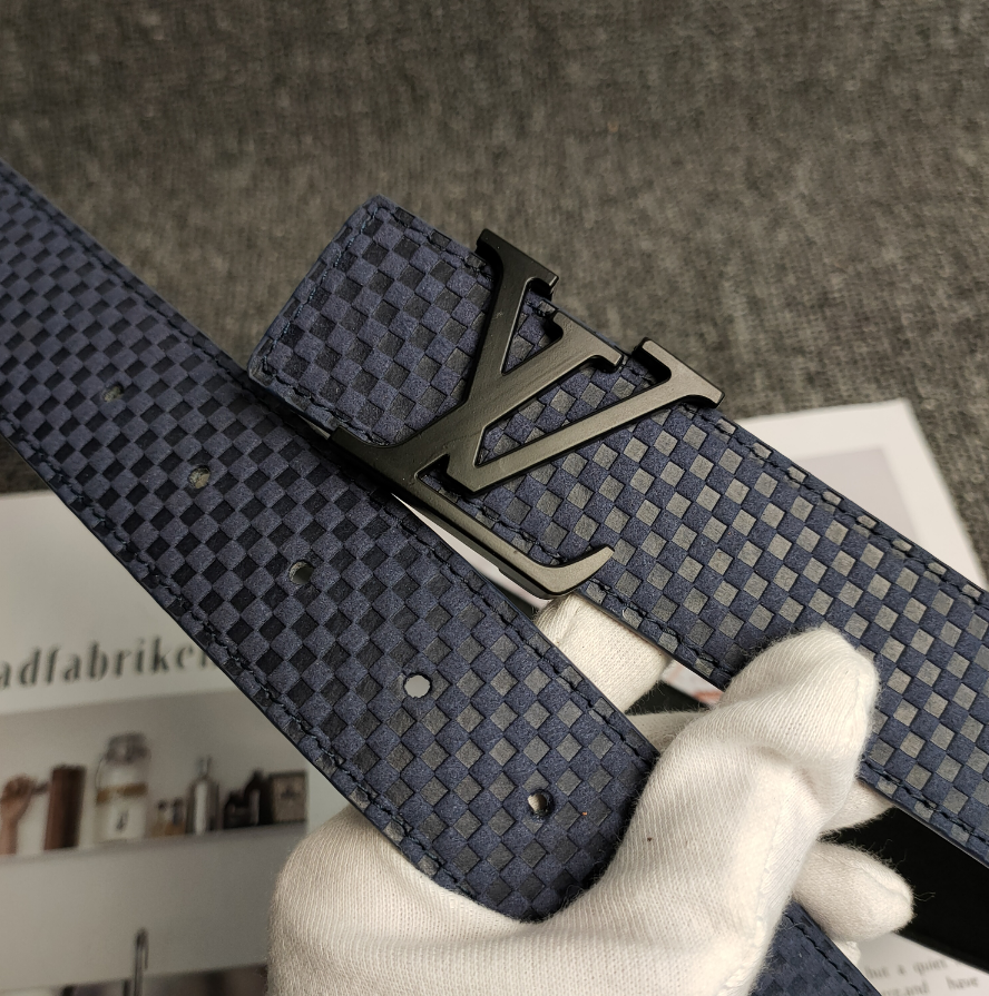 3 3