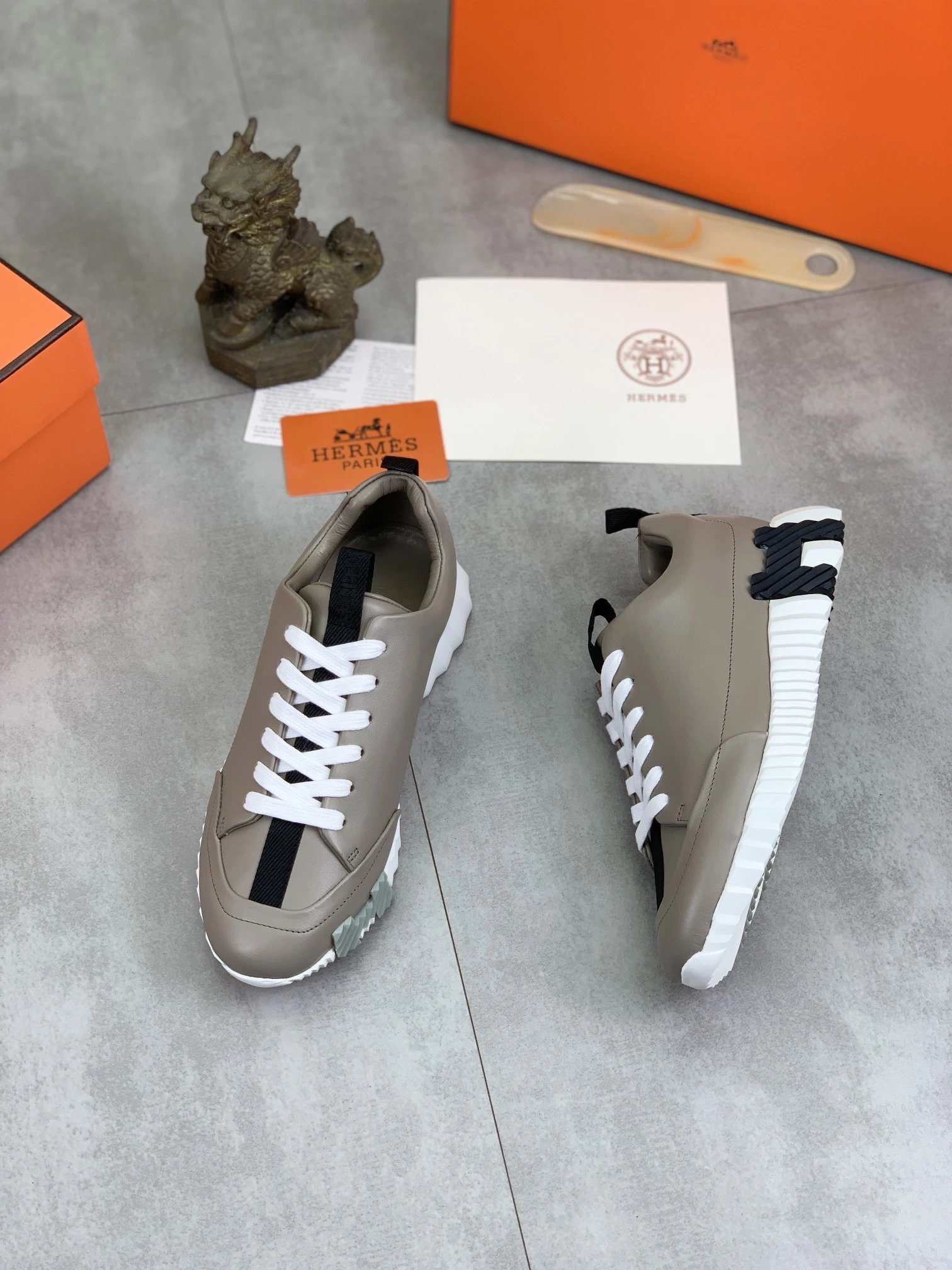 3 3