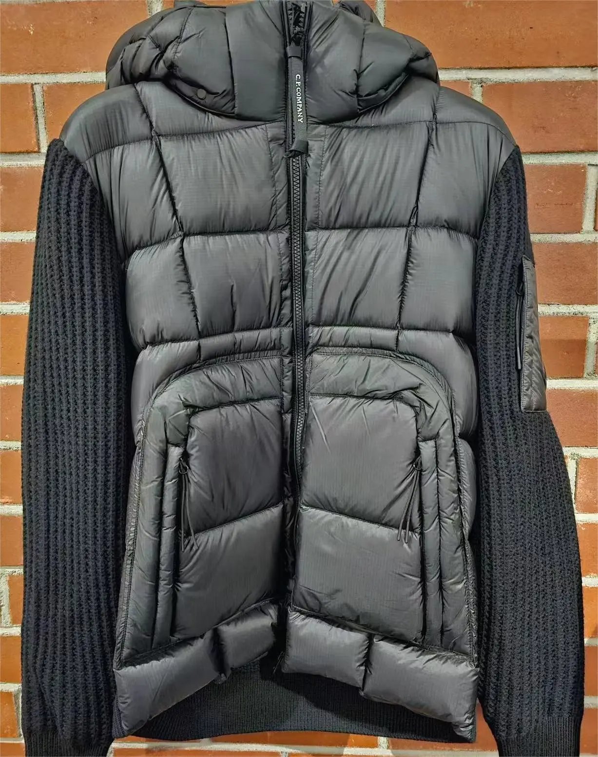 针织拼接羽绒服(90%白鸭绒)(预售)-黑 针织拼接羽绒服(90%白鸭绒)(预售)-黑