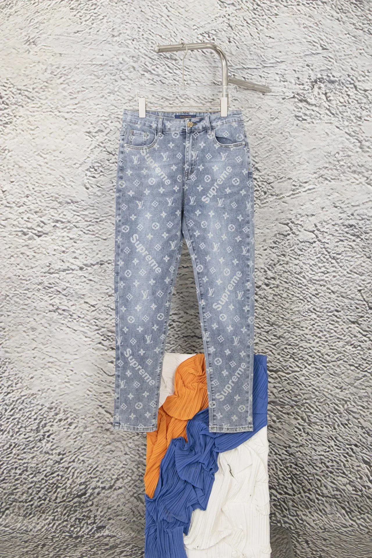 Lou-67 Lou-67