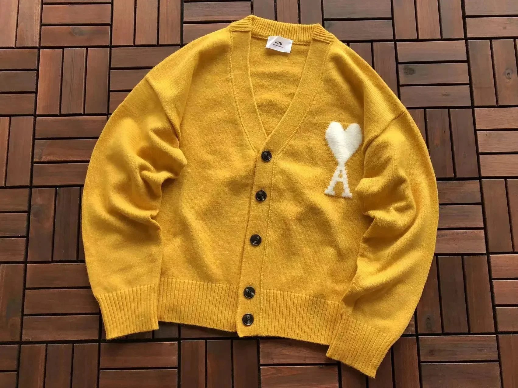 32 32