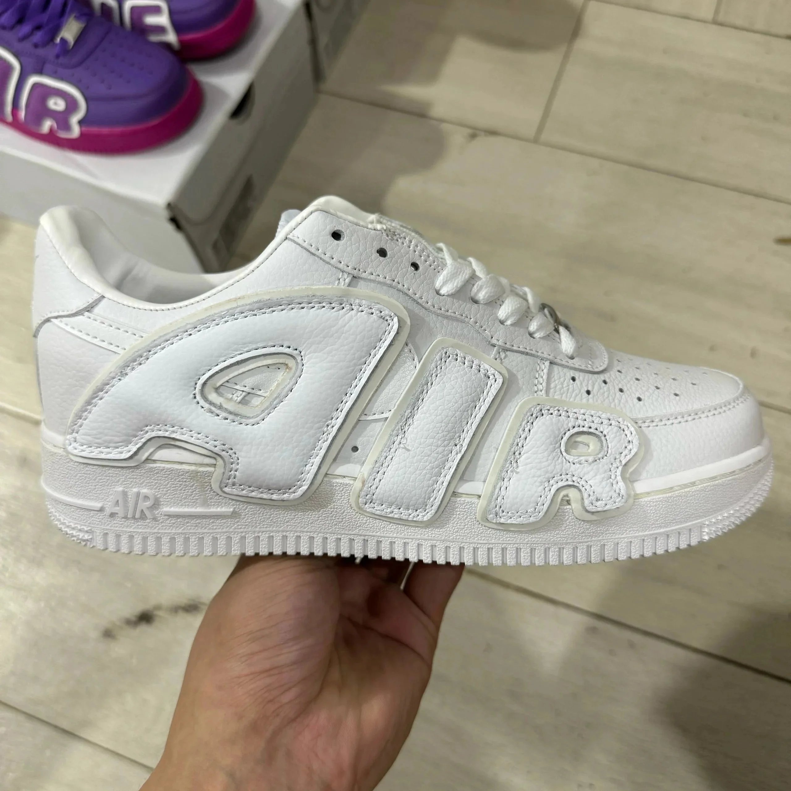 纯白
