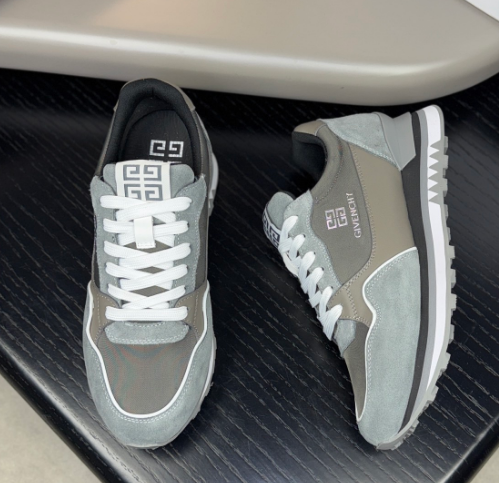 03；44