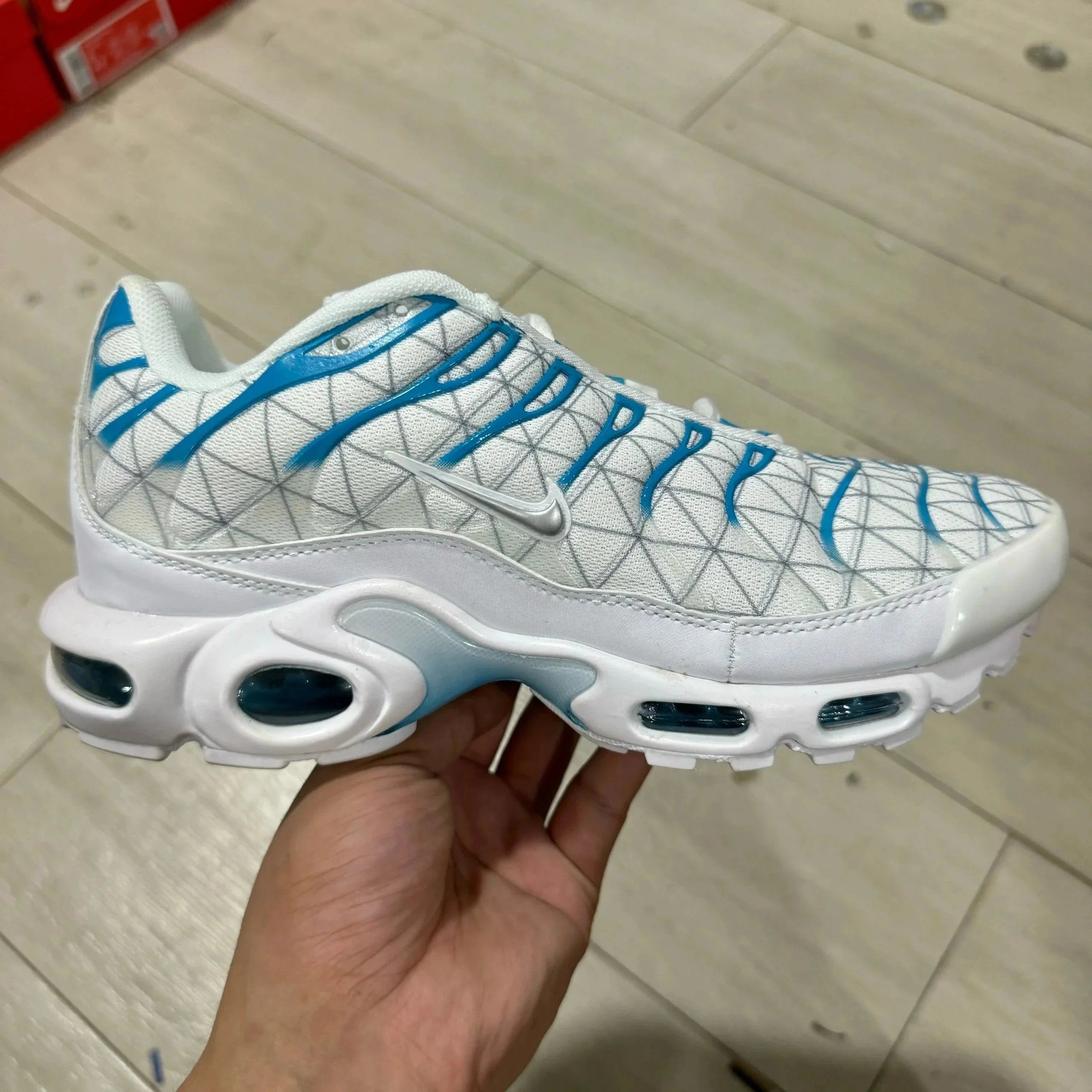 货7白蓝