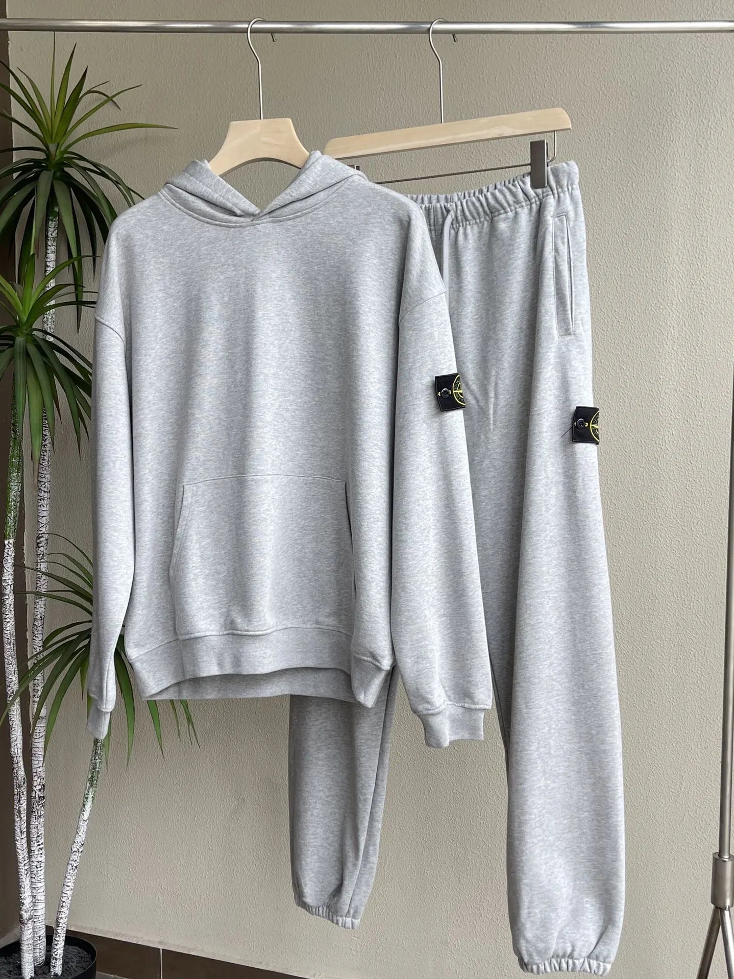 4 4