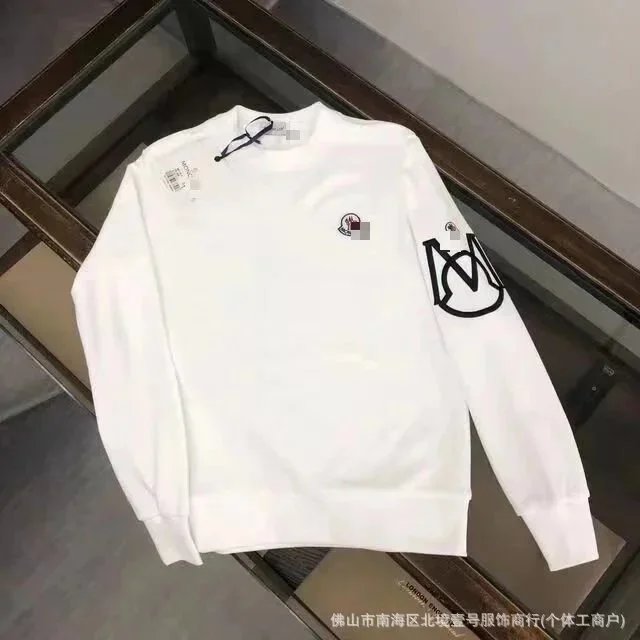 单白色袖M帽印花
