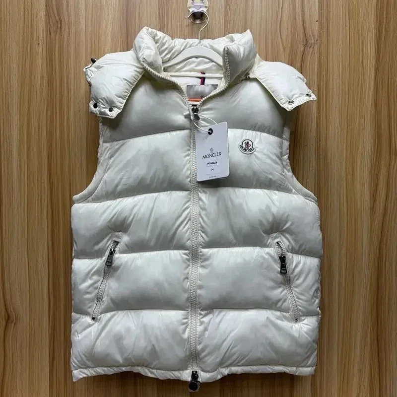 Moncler 款式1-白色