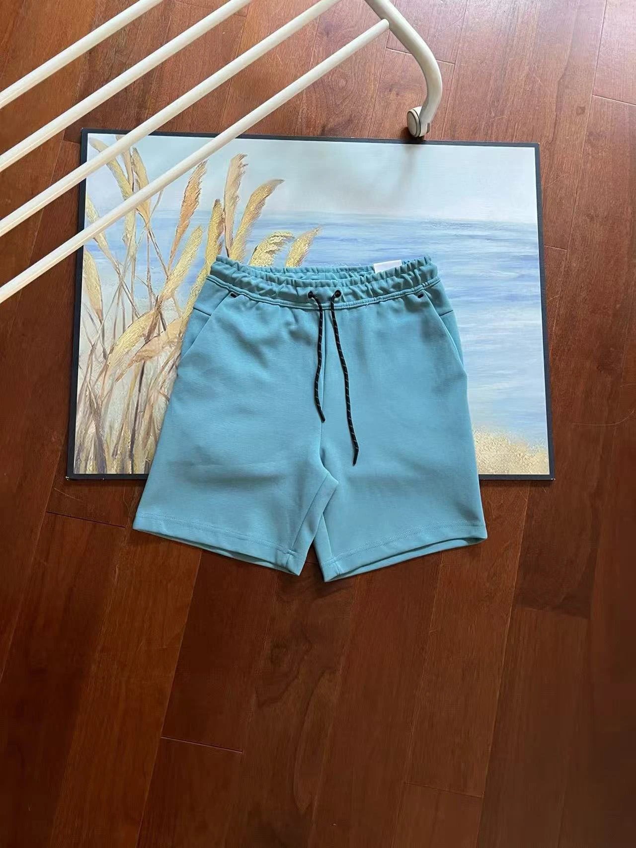 湖蓝色
