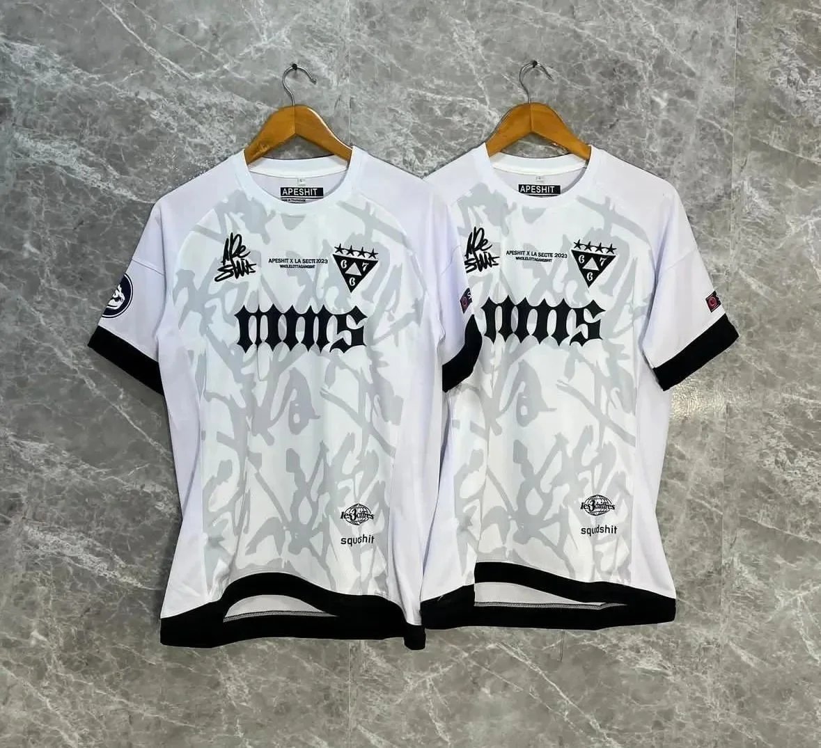 White fully-printed jersey