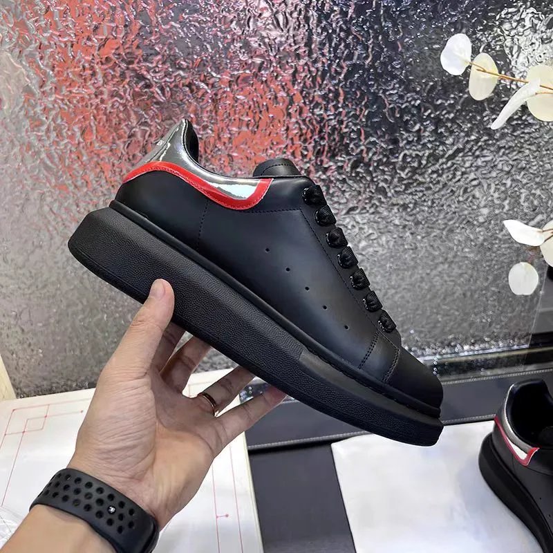黑色/银红尾 黑色/银红尾