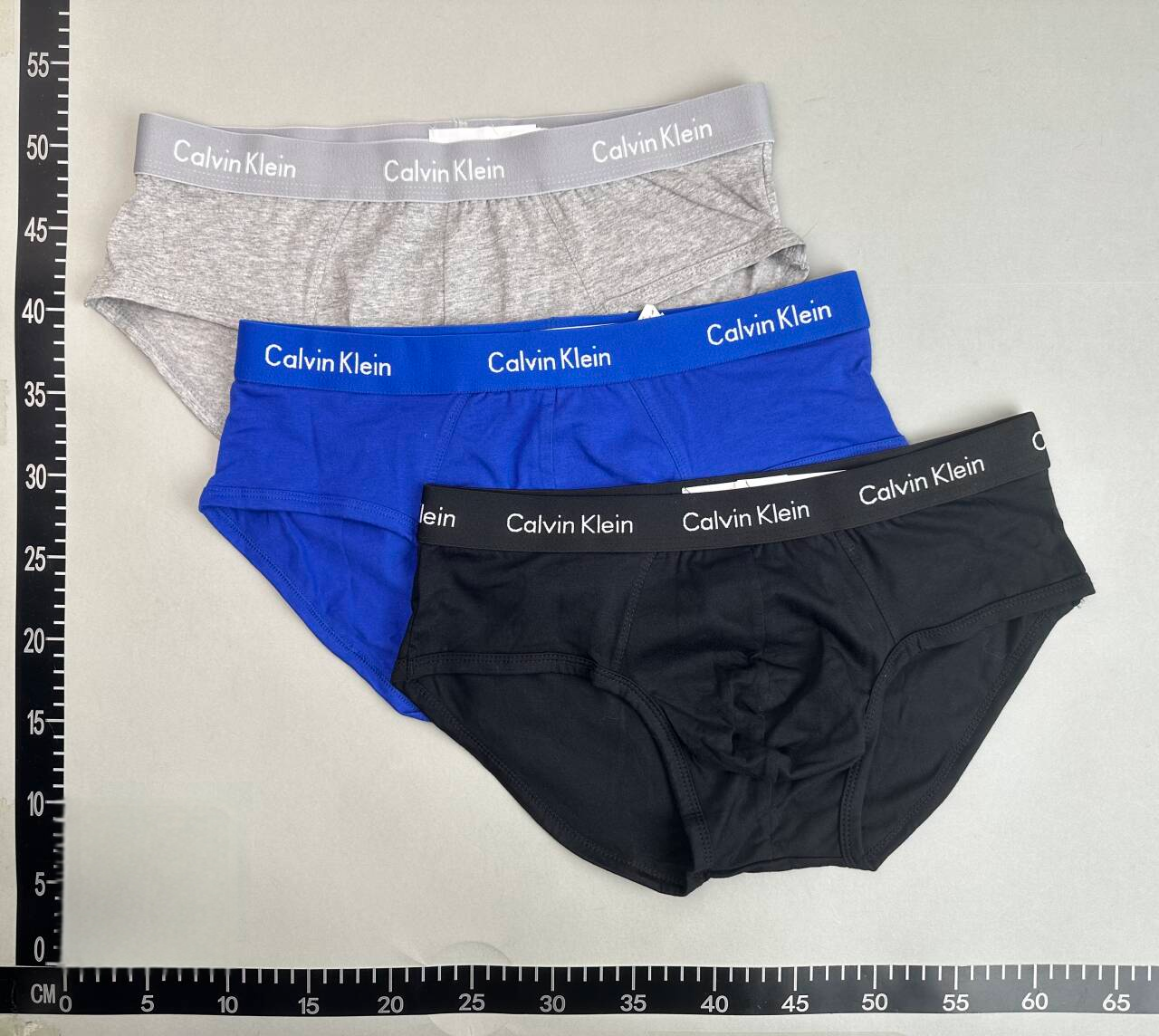 1,蓝色,黑色,灰色(三角) 1,蓝色,黑色,灰色(三角)