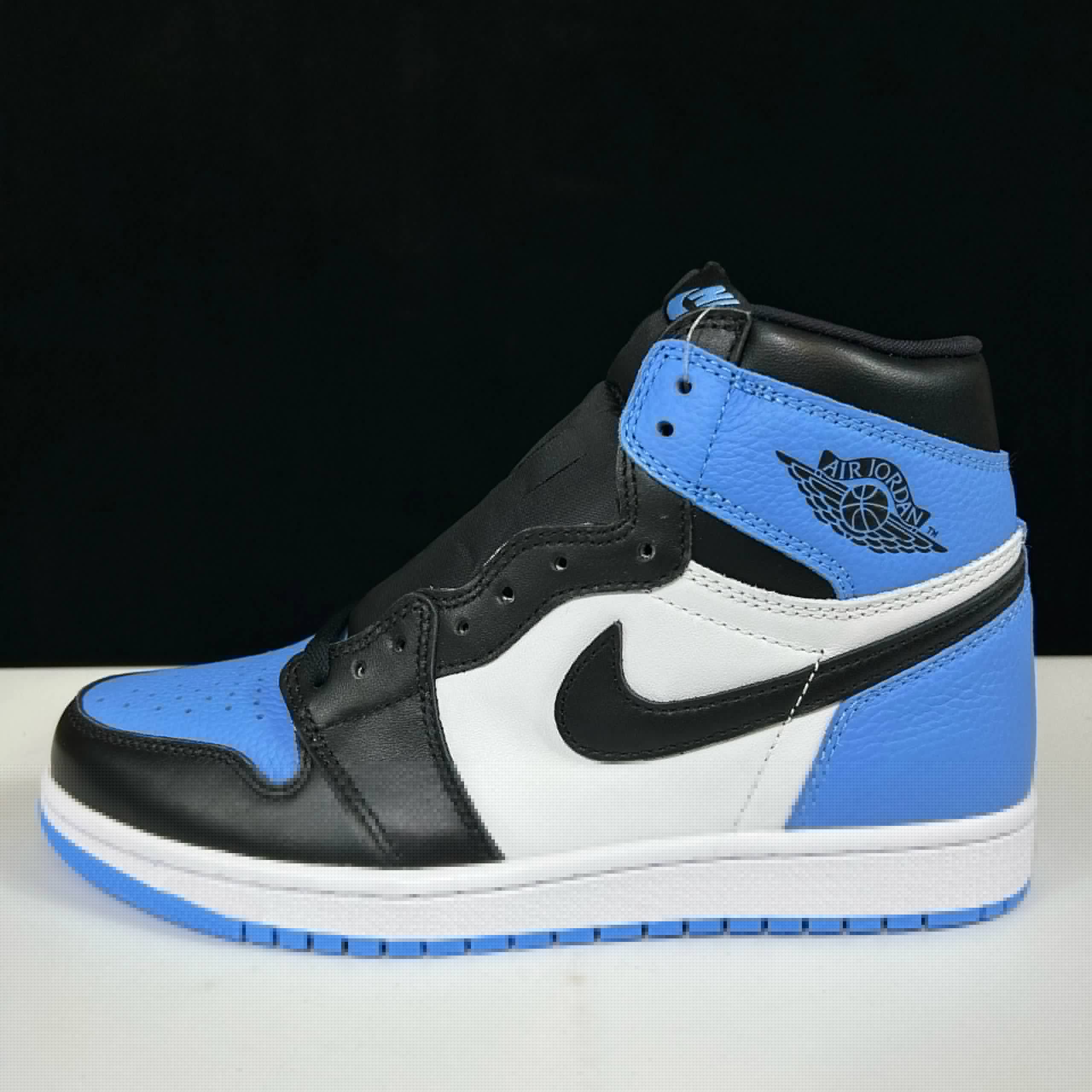 Aj1 北卡蓝黑脚趾 DZ5485-400 Aj1 北卡蓝黑脚趾 DZ5485-400
