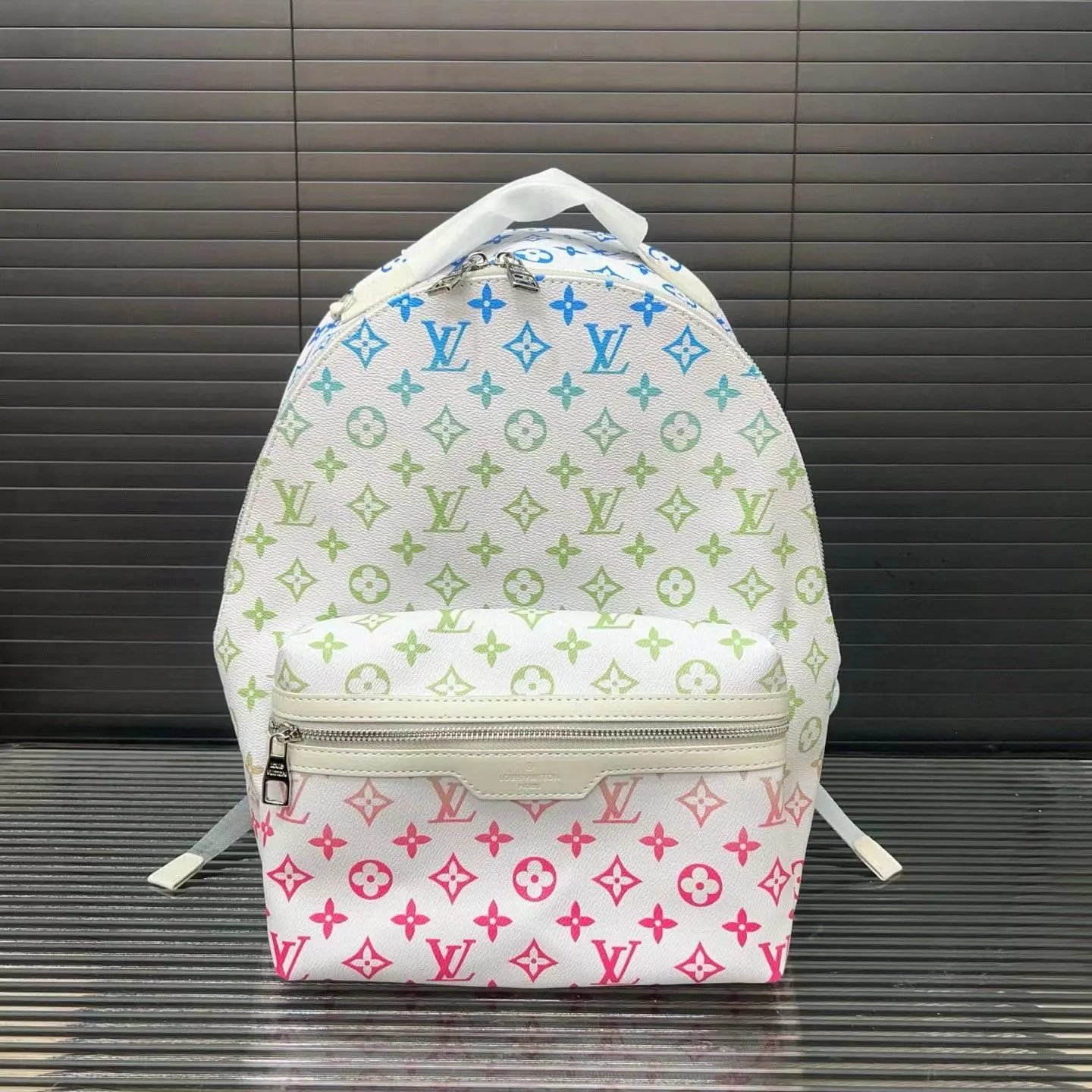 3 3