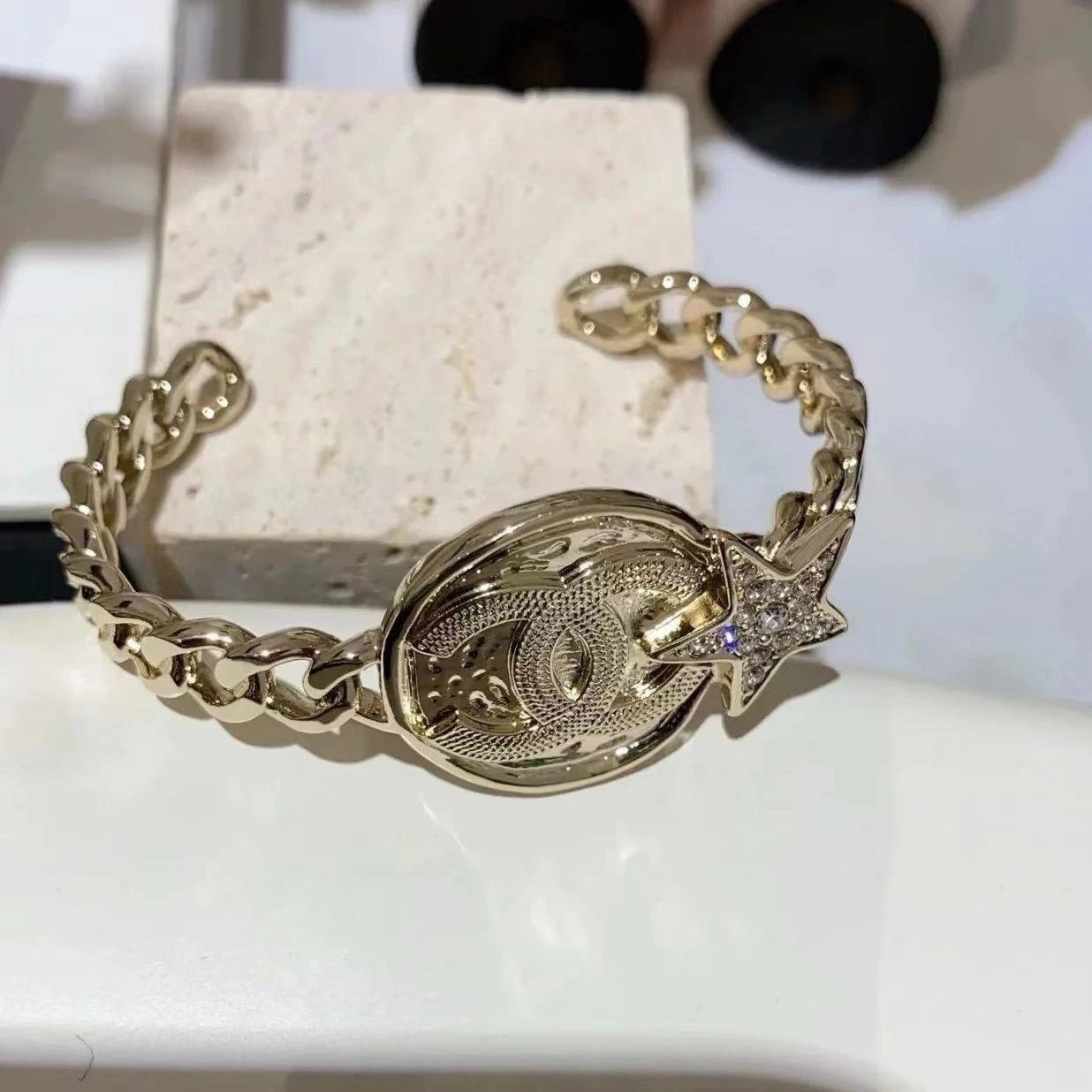 4 4
