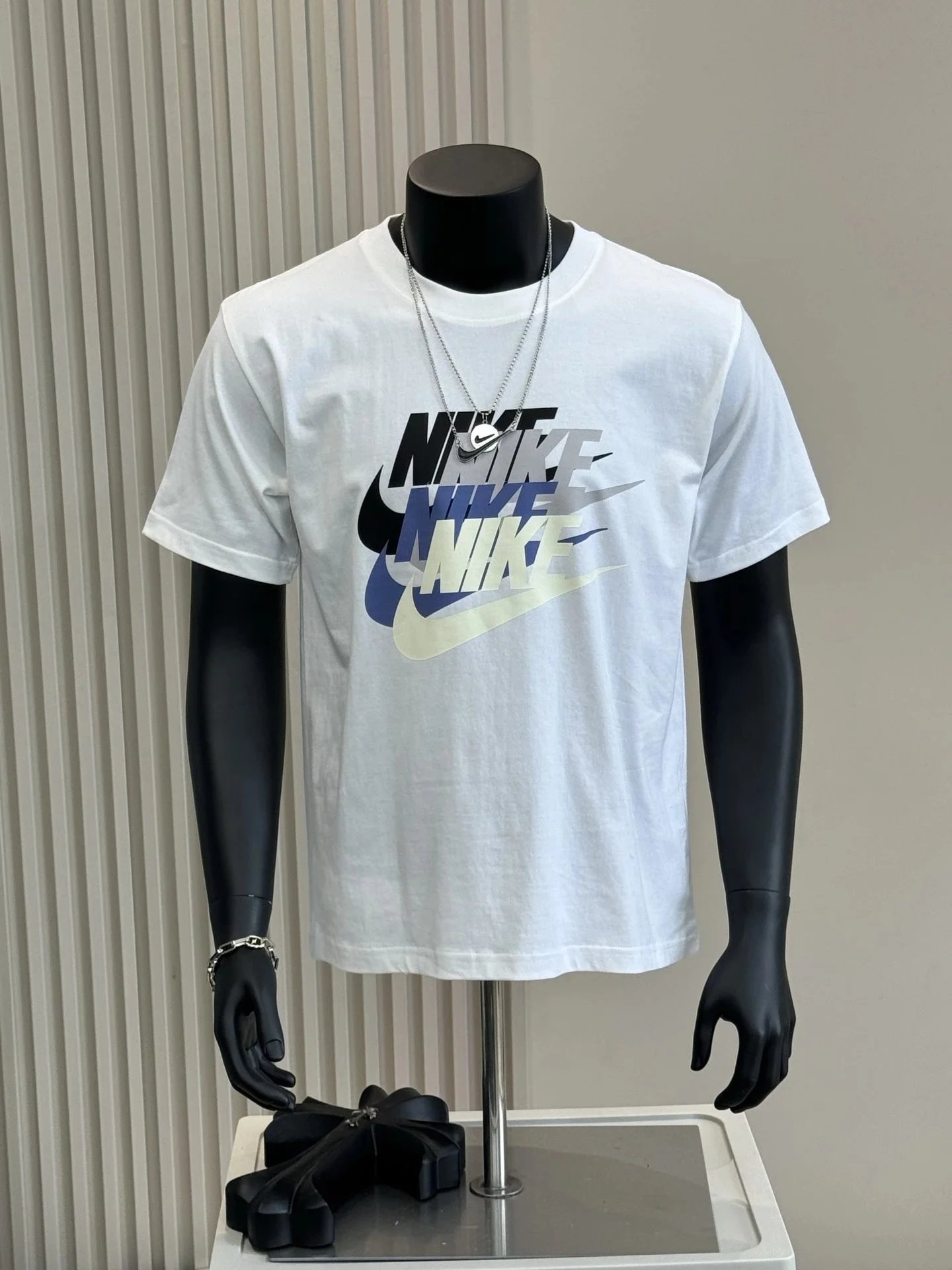 3 3