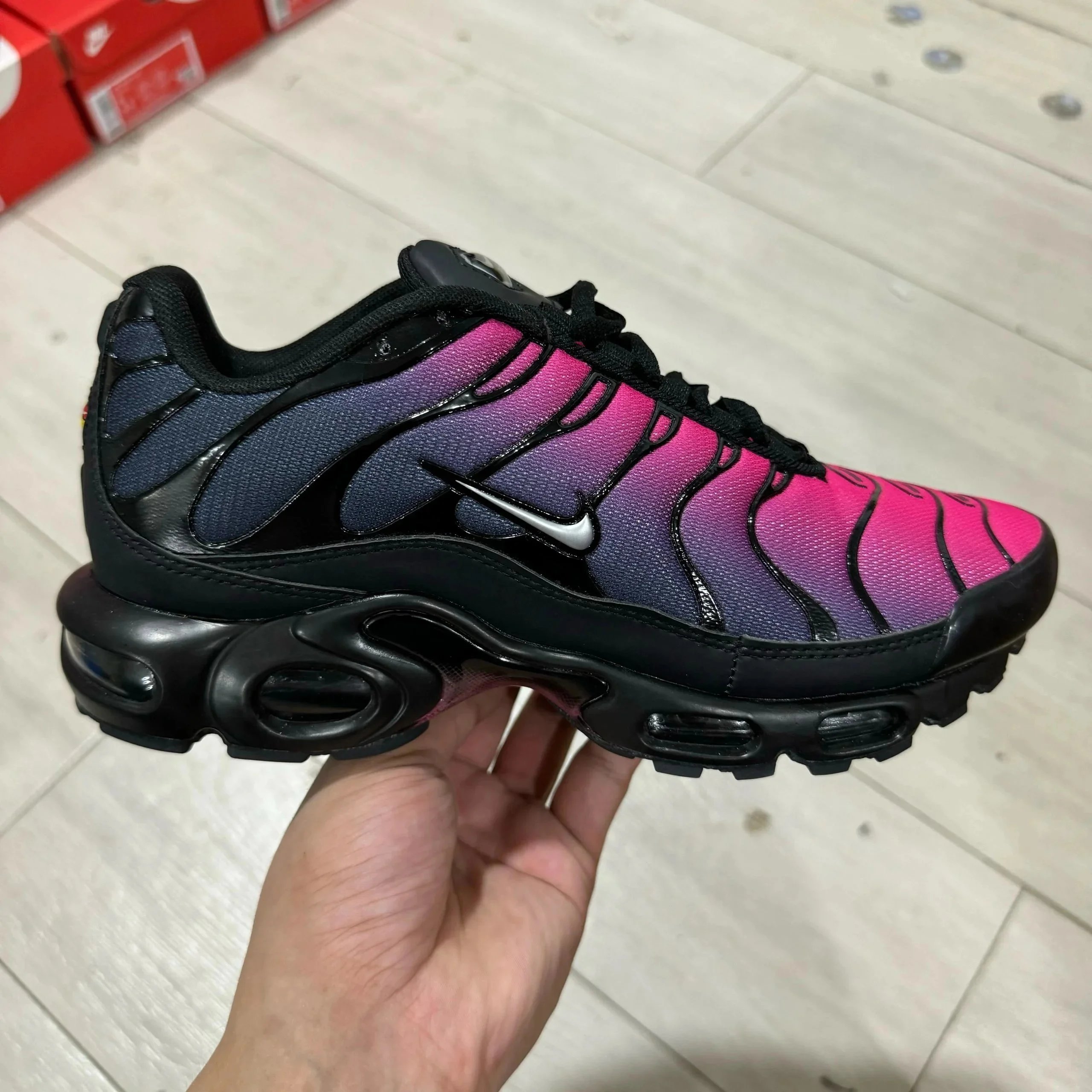 货5黑紫 货5黑紫