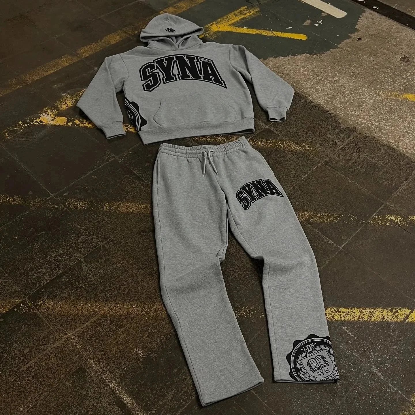 3 3