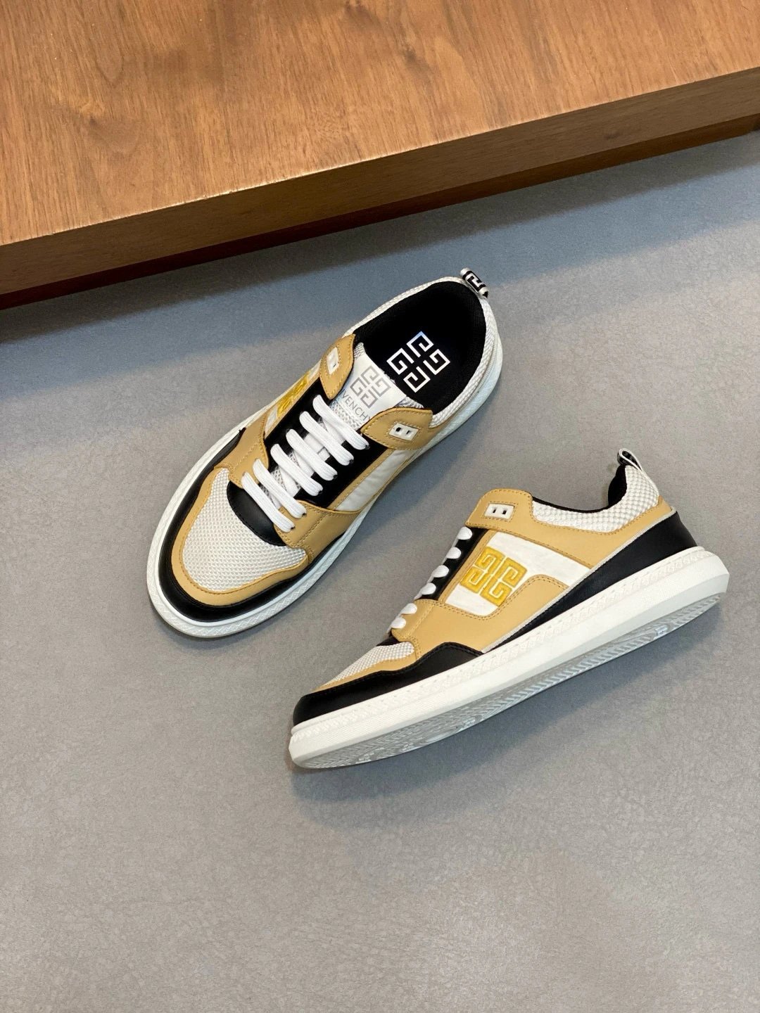9 9