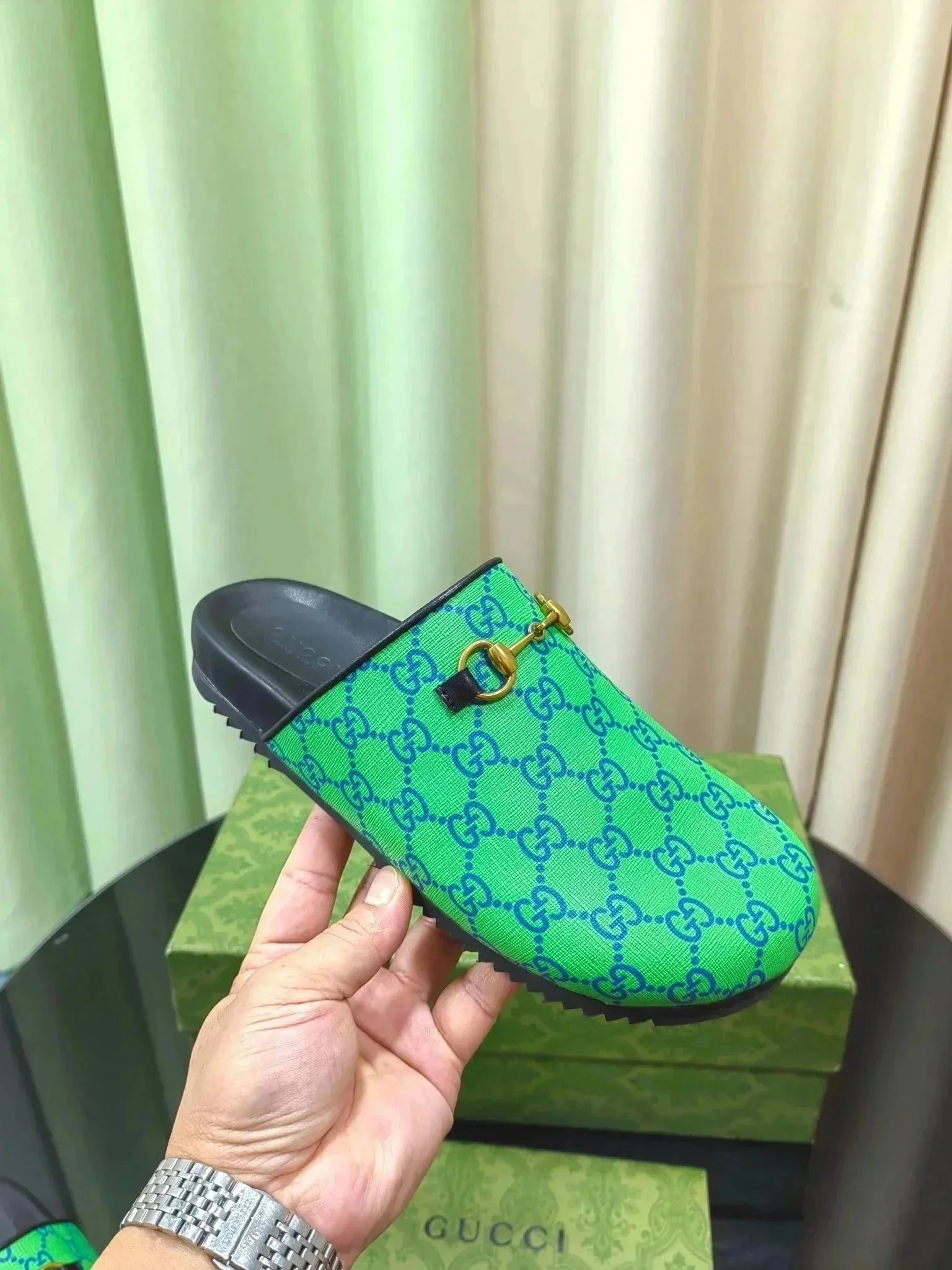 081203262 081203262