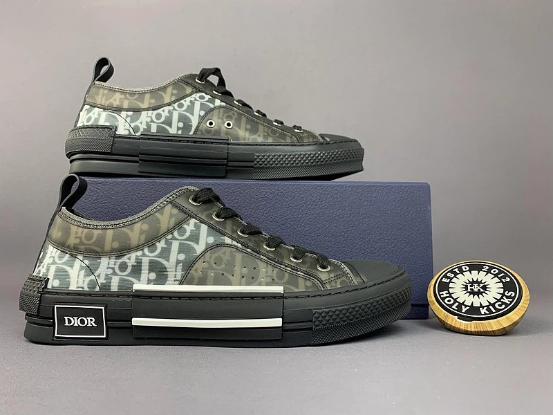 3 3