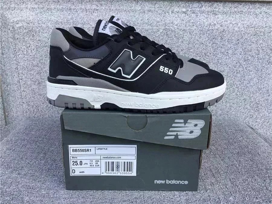 黑鞋灰标 黑鞋灰标