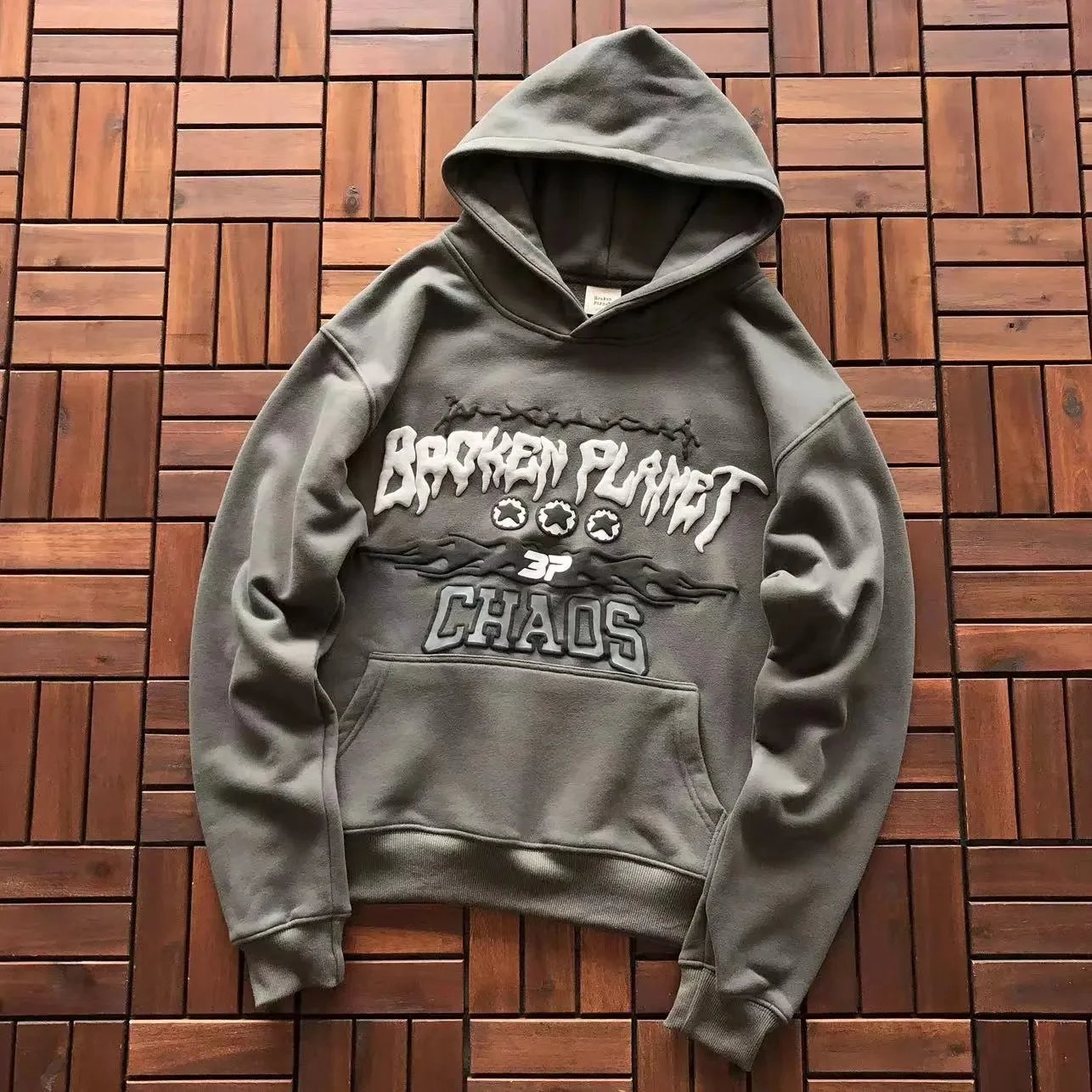 3 3