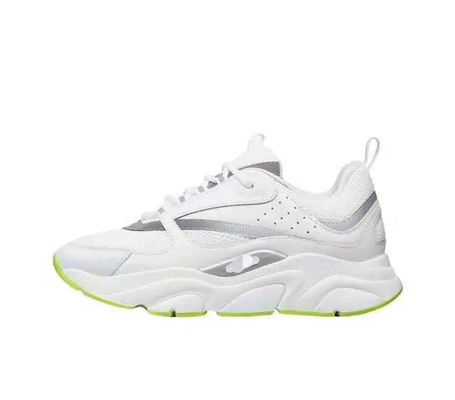 32 32