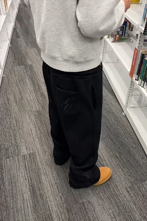 宽松阔腿裤子黑色 宽松阔腿裤子黑色